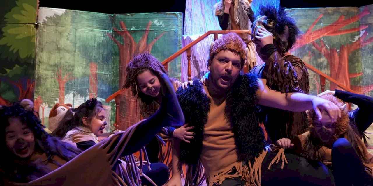 Ankara Keçiören'de tiyatro geçidi yaşandı