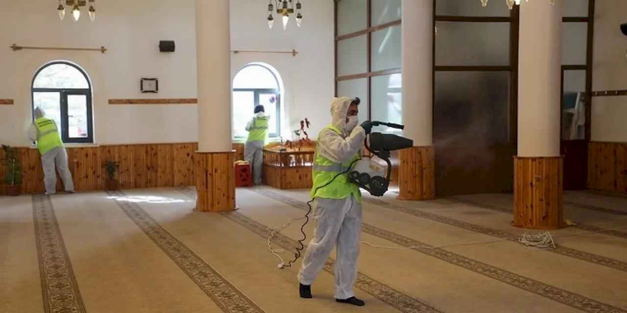 Kayseri Talas'ta ramazan öncesi camilerde temizlik mesaisi