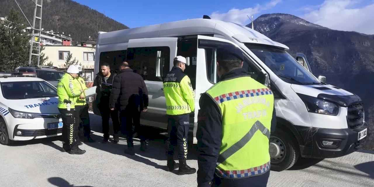 Artvin’de trafik denetimlerine devam