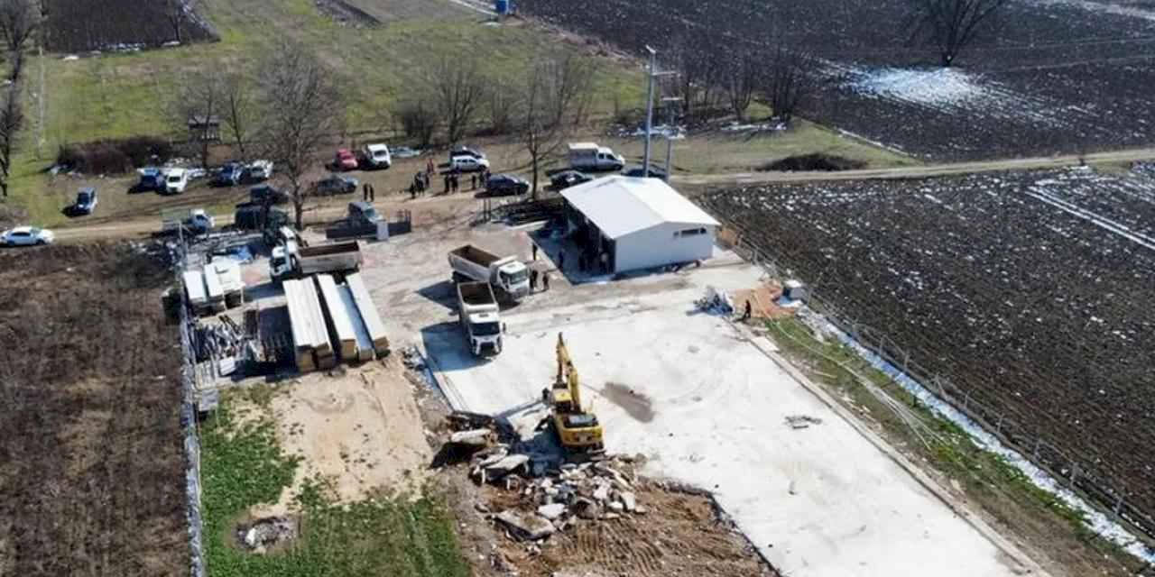 Bursa İnegöl'de tarım arazisinde kaçak yapı avı!