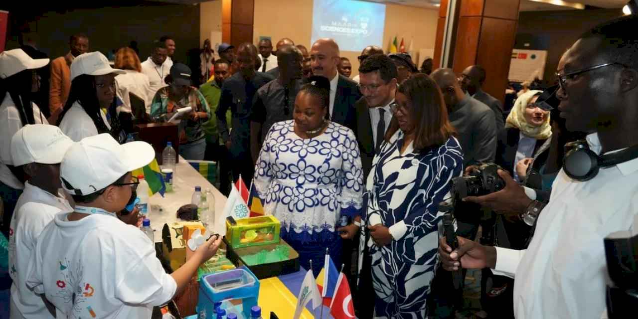 Türk sevdalısı gençler hünerlerini sergiledi