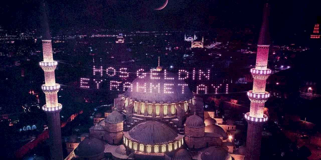 TBMM Başkanı'ndan 'Hilal göründü' paylaşımı