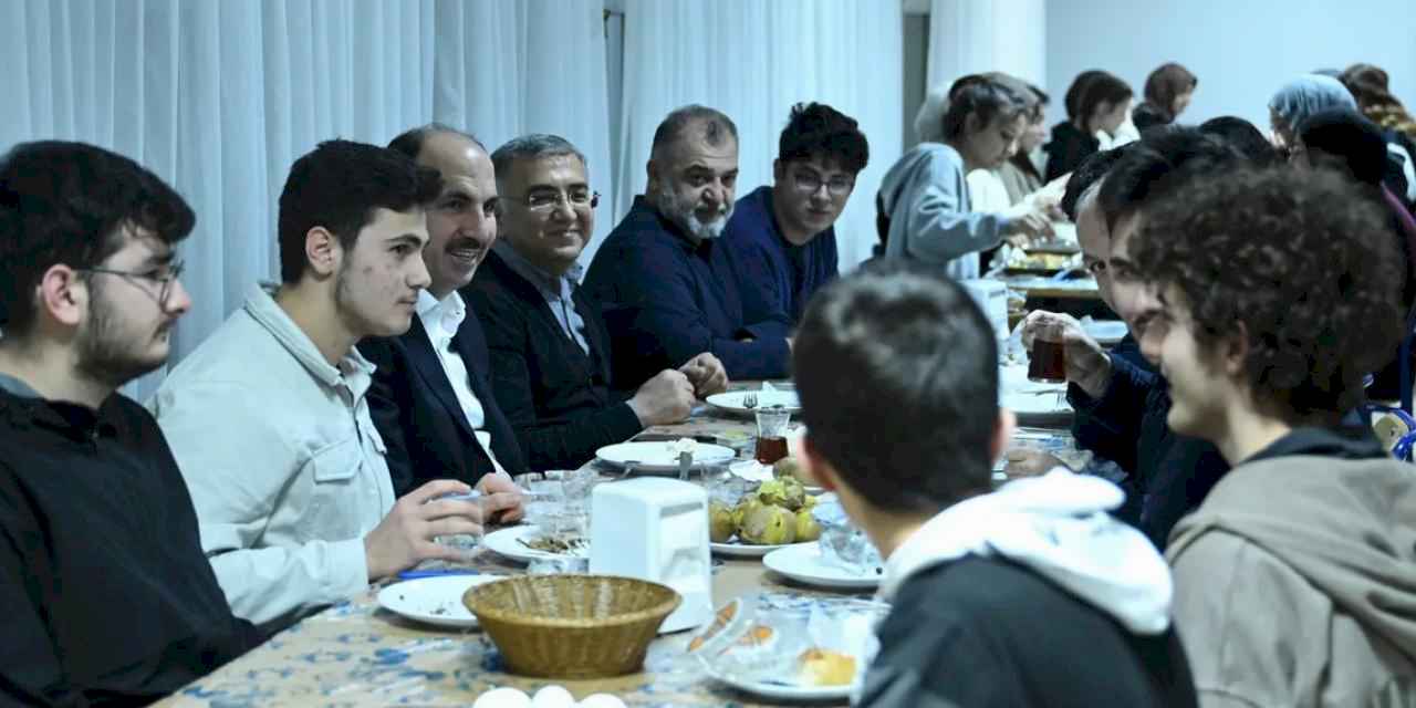 Konya'da yatılı öğrencilere manevi destek!
