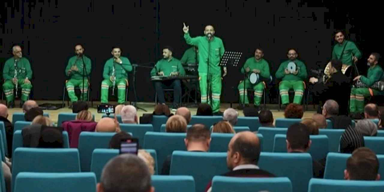 Bursa Osmangazi'de temizlik işçileri bu kez kulakların pasını temizledi