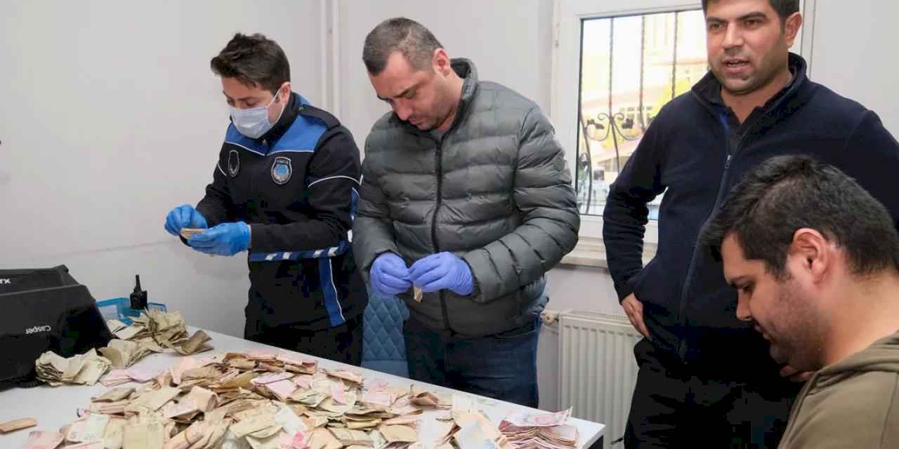 Yalova'da dilenci operasyonu: Üzerinden çıkan paraları 6 zabıta saydı!