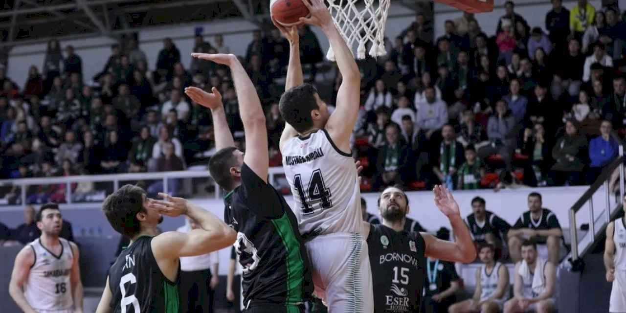 Sakarya'nın dev adamları tur için parkeye çıkıyor