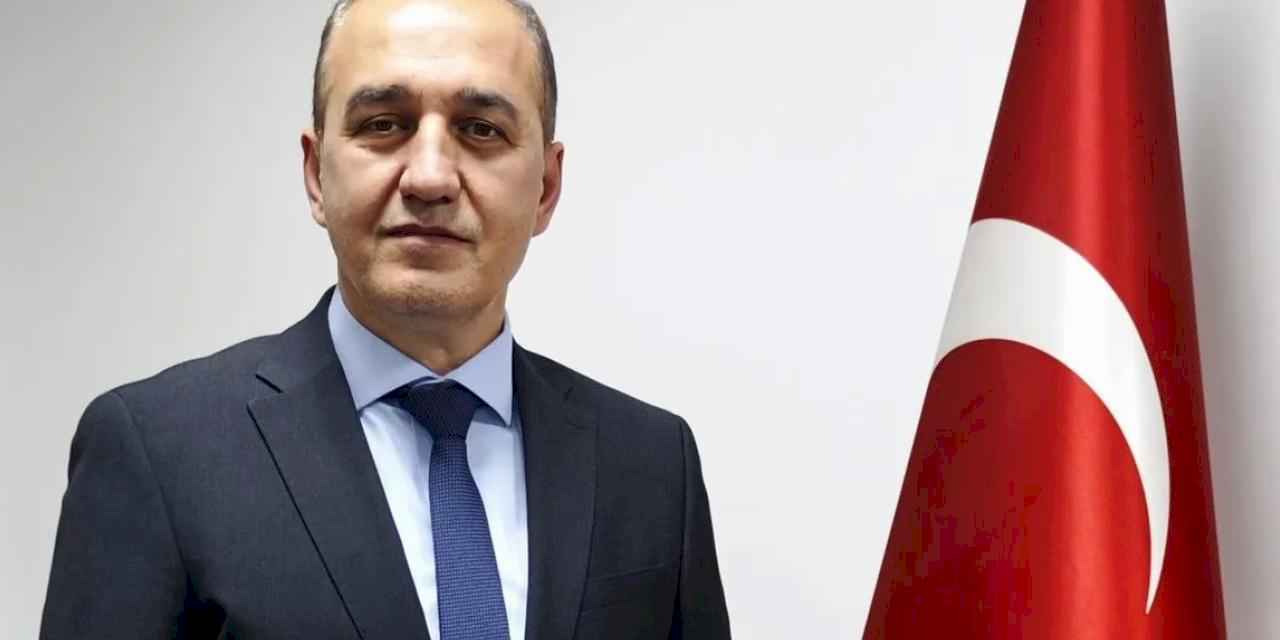 Artvin ASFK Başkanı'ndan okul takımına forma desteği