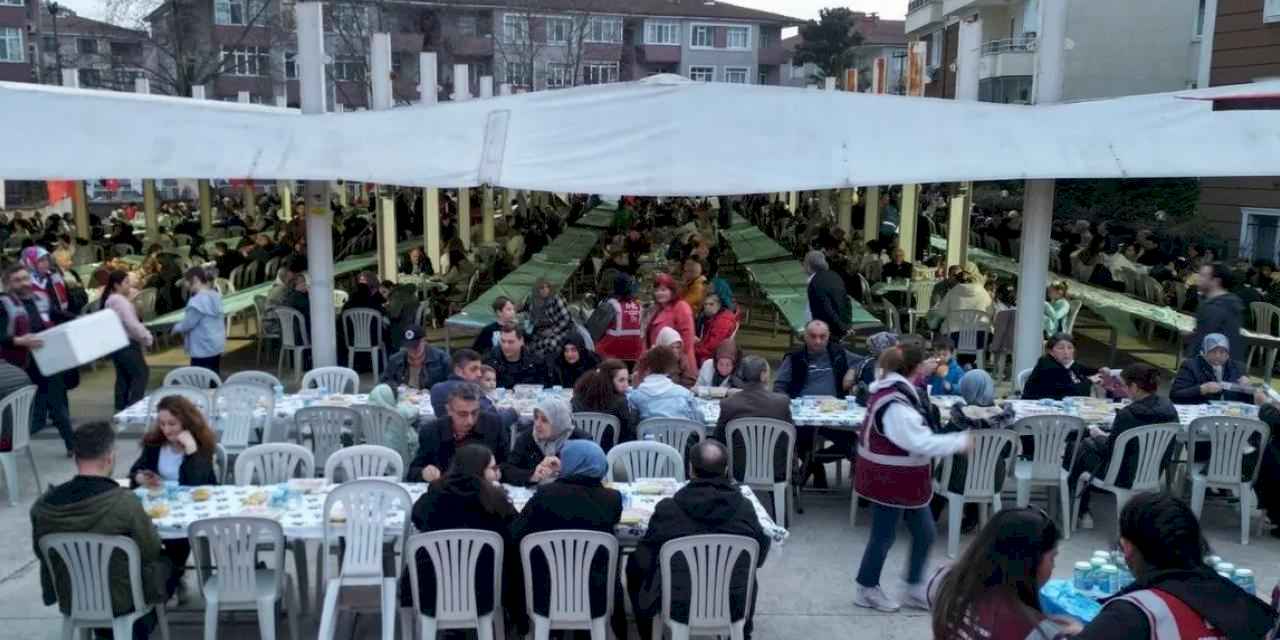 İzmit Cumhuriyet Mahallesi aynı sofrada buluştu