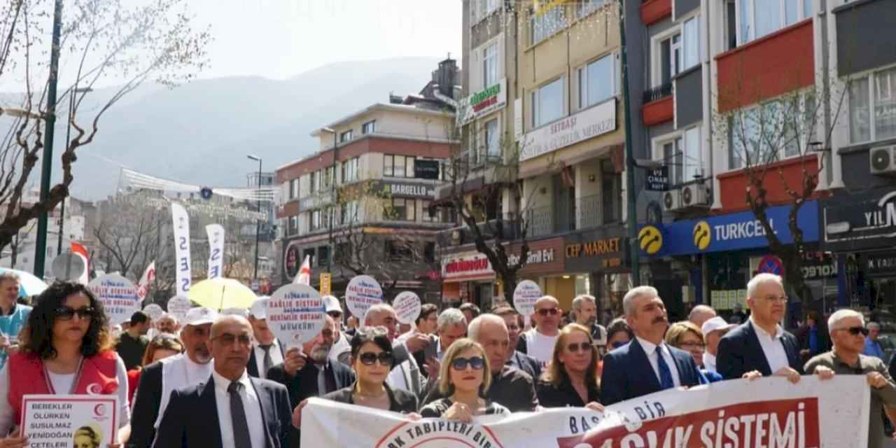 Bursa'da 14 Mart yürüyüşü gerçekleştirildi