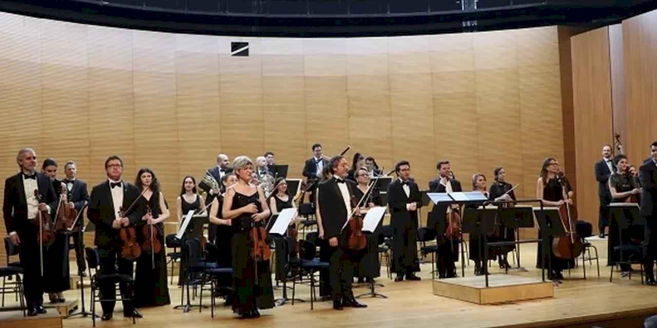 Çanakkale destanı Bursa'da senfonik ezgilerle yankılandı