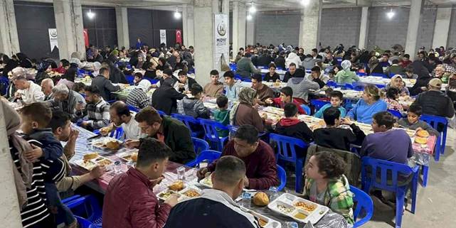 Mardin Midyat'ta iftar programlarına yoğun ilgi