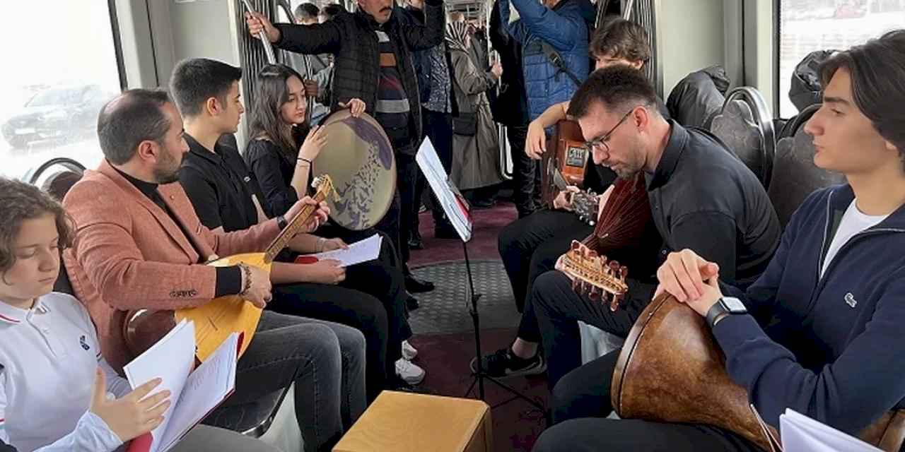 Kayseri metrosunda 'Çanakkale' ruhu canlandı