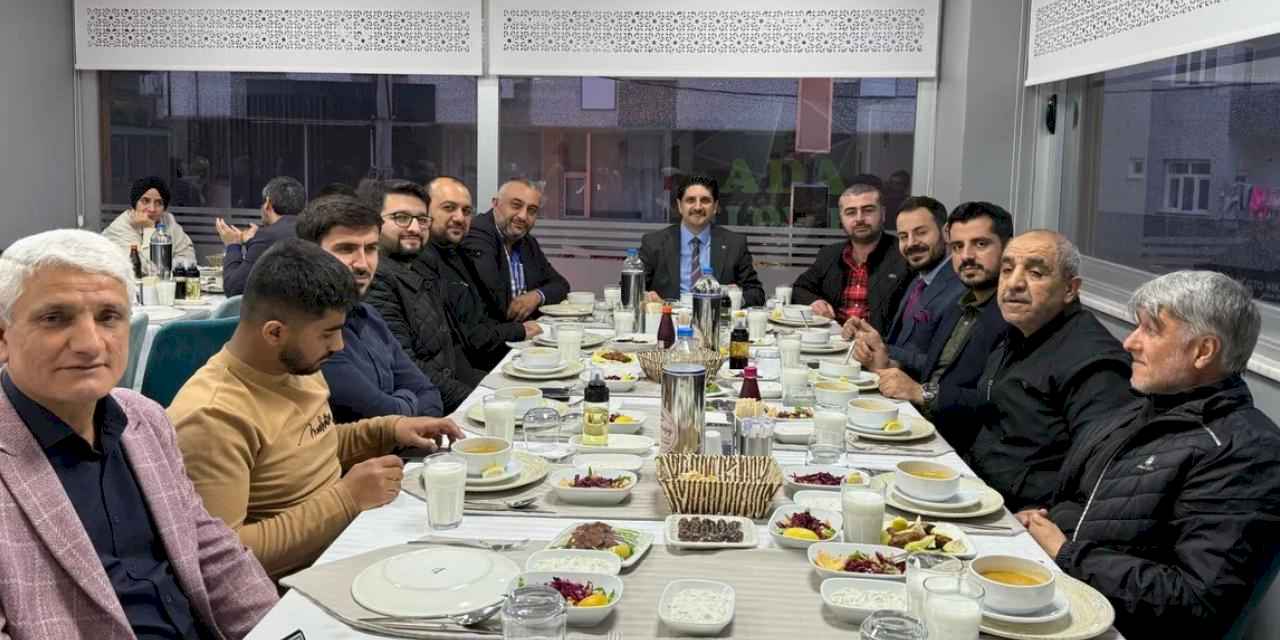 AK Parti Mardin'de basın mensuplarıyla iftarda buluştu