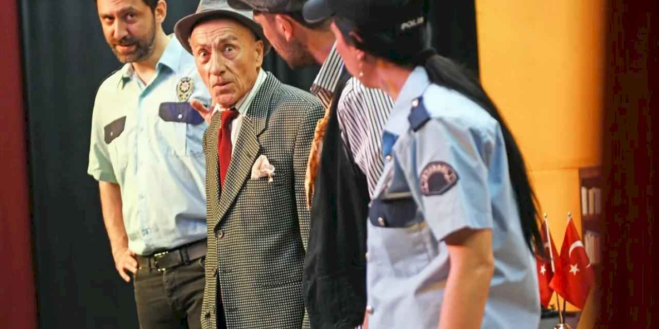 Tarlabaşı Karakolu oyunu Osmangazili sanatseverler ile buluştu