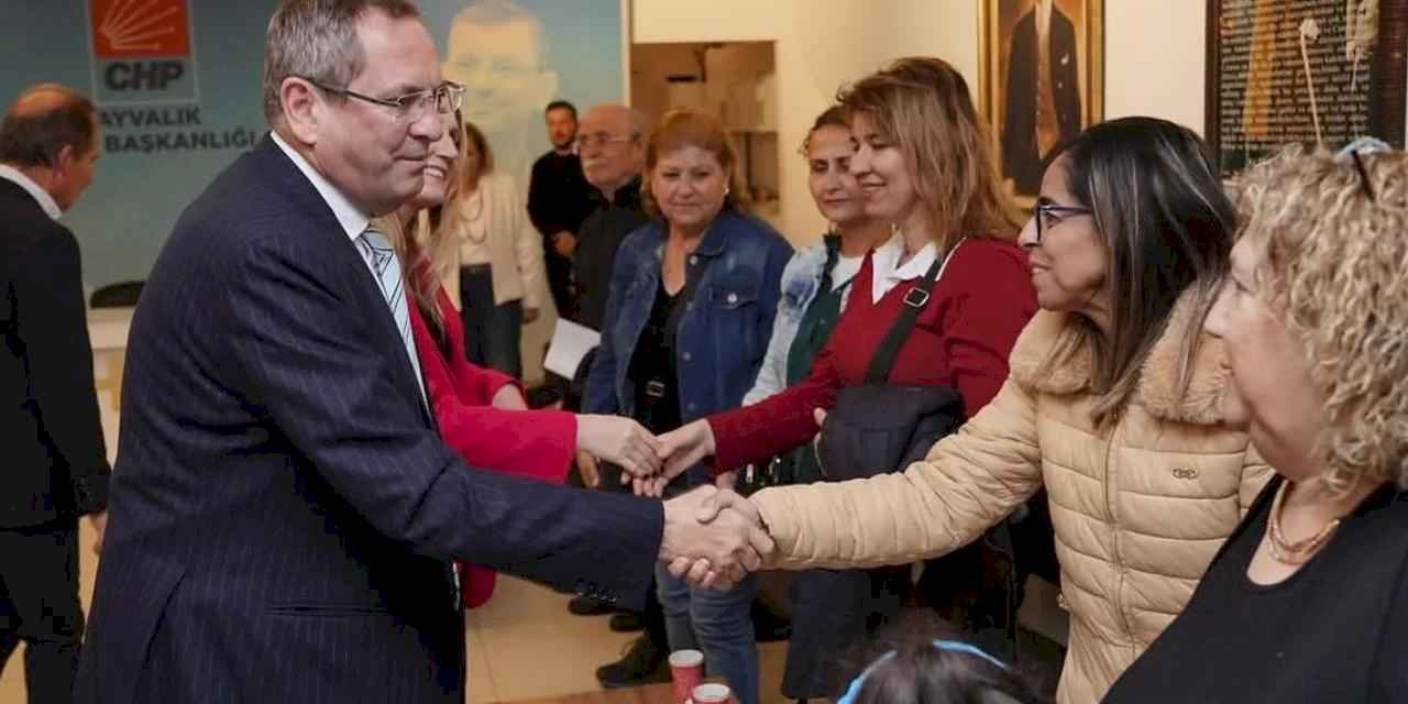 Balıkesir Ayvalık'ta CHP örgütü bayramlaştı