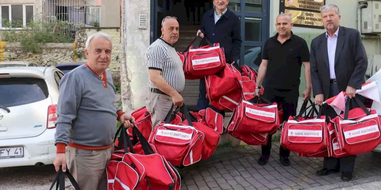 Bursa'da amatör spora 'Hayat' veren çantalar teslim edildi