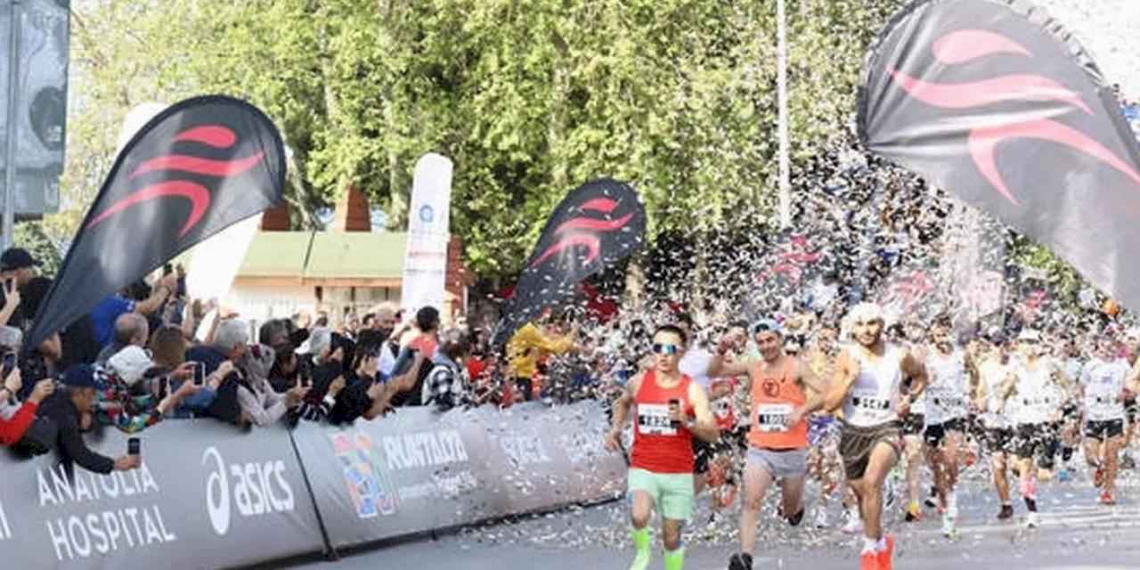 RUNTALYA Maratonu büyük coşkuya sahne oldu