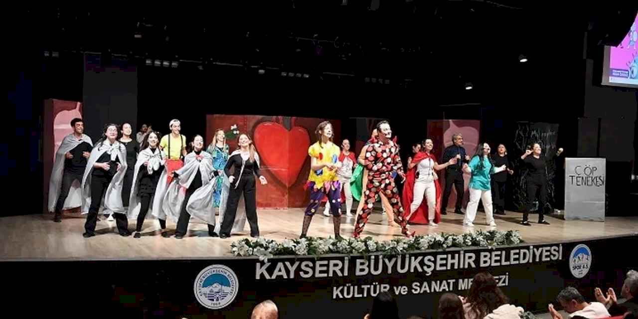 Kayseri Büyükşehir'den müzikal oyunu