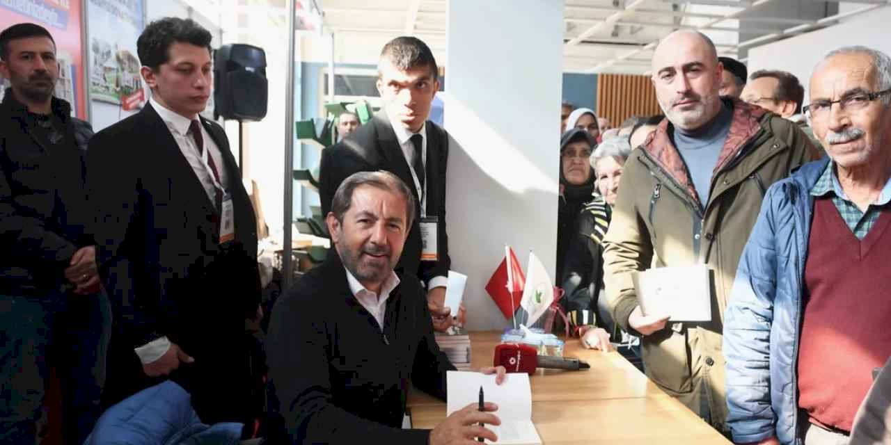 Bursa Osmangazi Belediyesi Serhan Asker’i kitapseverlerle buluşturdu