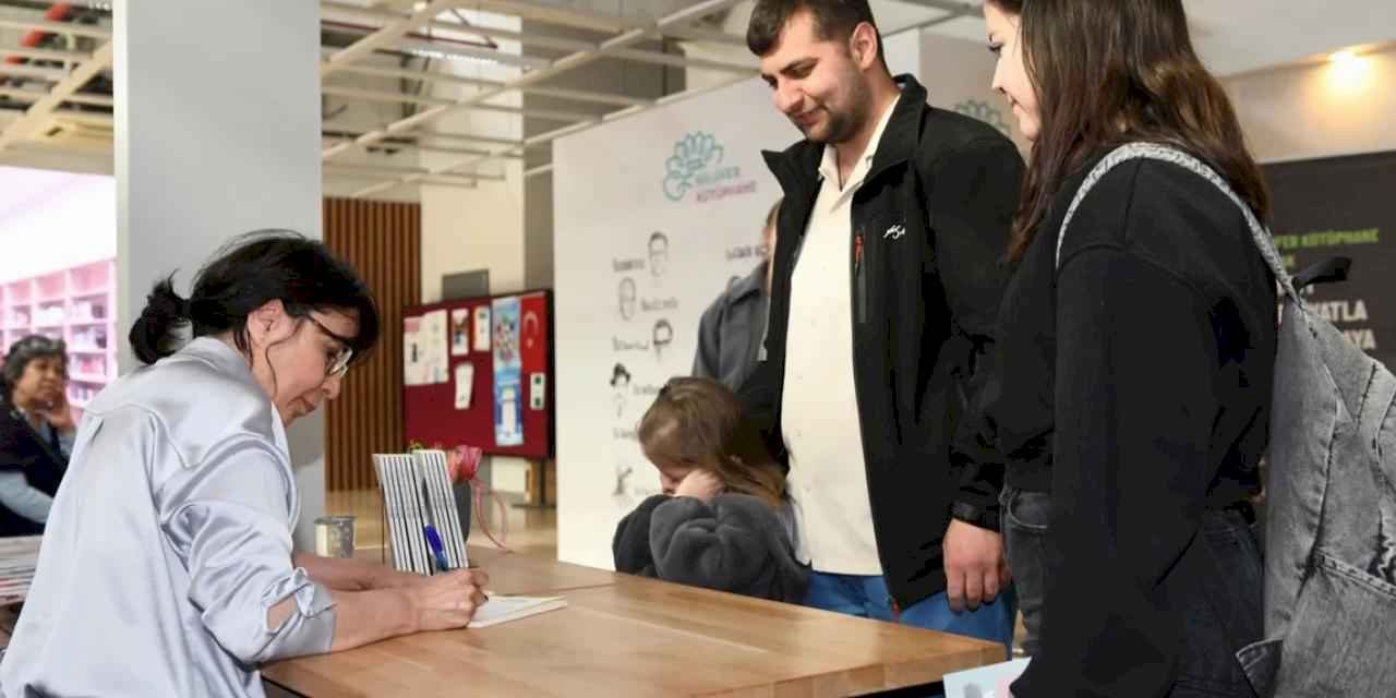 Bursa Osmangazi Belediyesi yazar Ayşen Işık’ı ağırladı