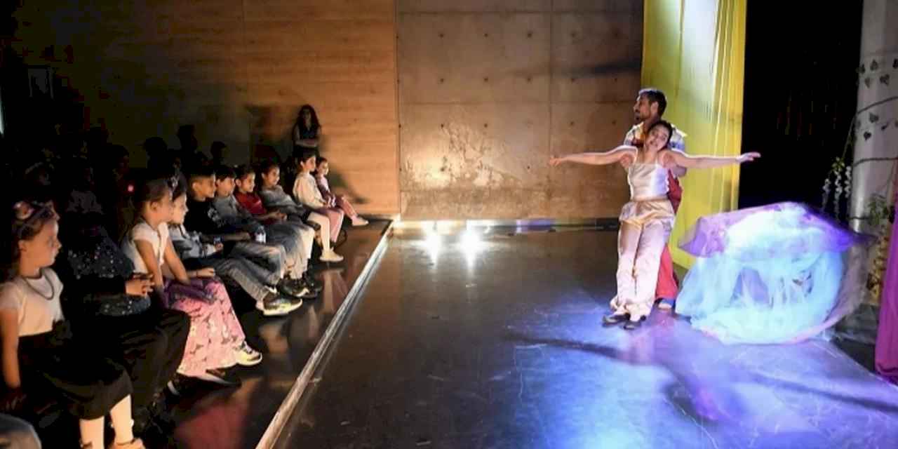 Bursa Osmangazi Belediyesi’nden çocuklara tiyatro şöleni