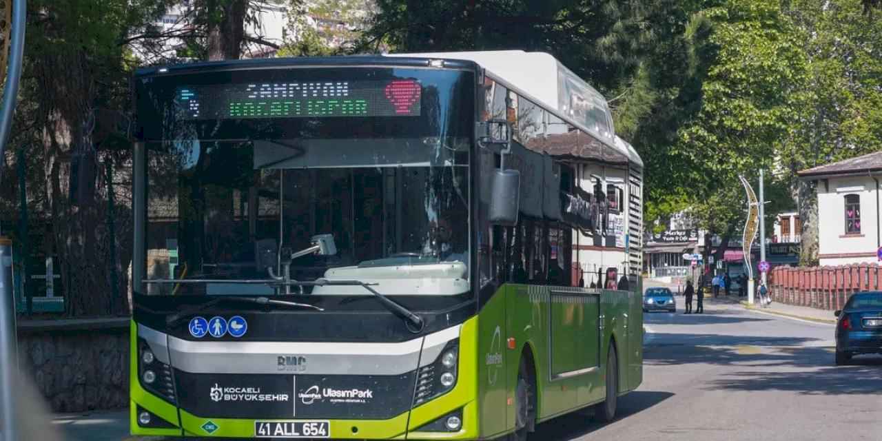 Kocaeli otobüs ve tramvaylarına 'Şampiyon Kocaelispor' yazdı