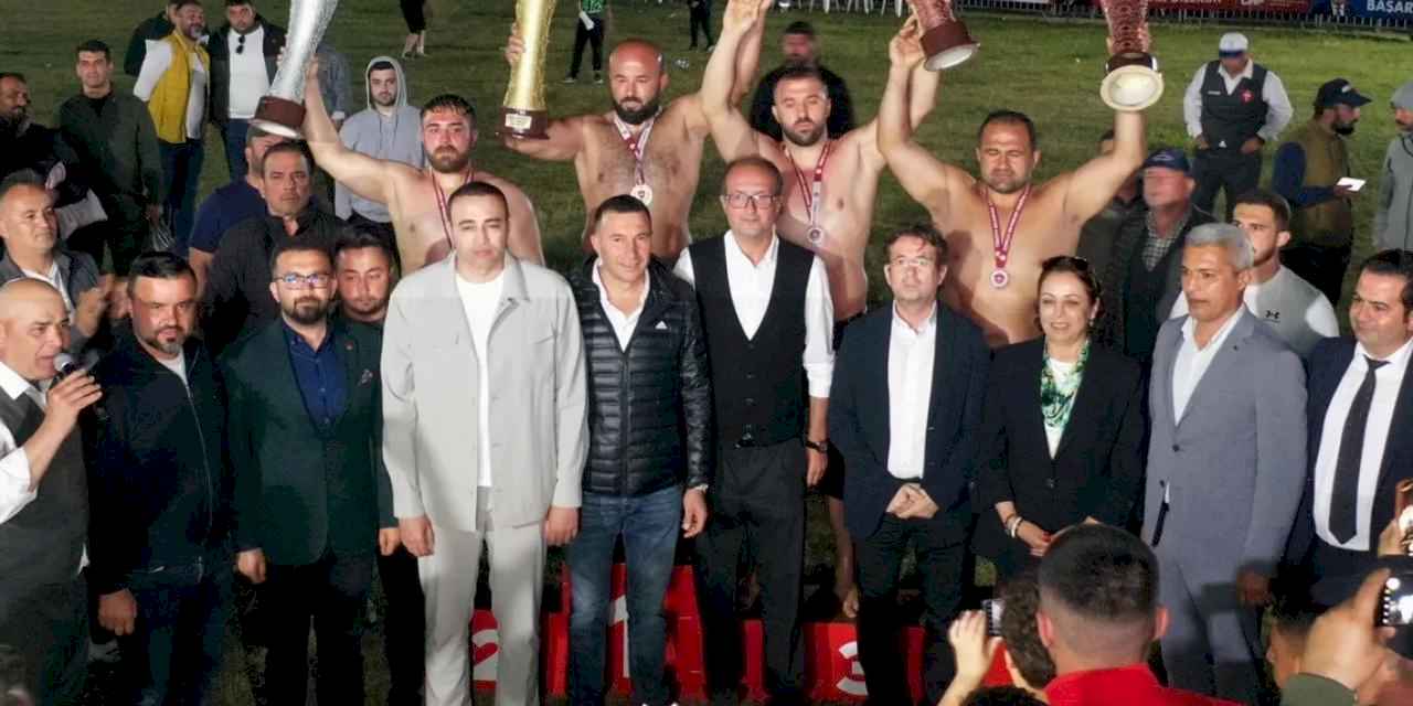 Antalya'da Gazipaşa güreşcisi sezona altın kemerle başladı