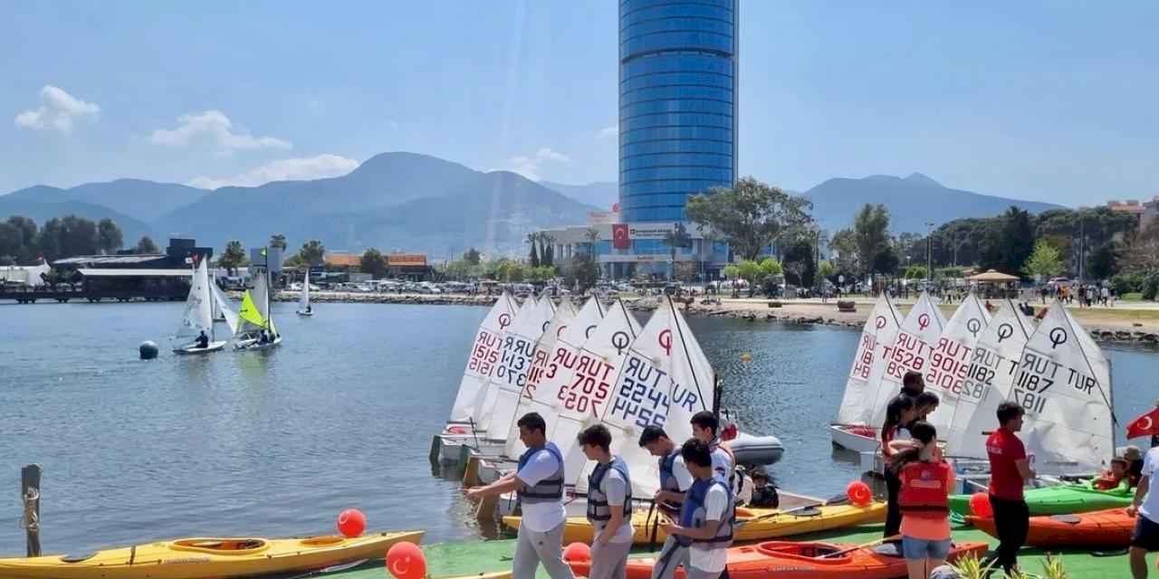 İzmirli çocuklar Su Sporları Şenliği’nde buluştu