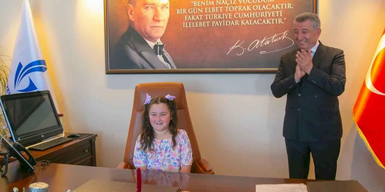 İzmir'de çocuk başkanlar koltuğa oturdu, isteklerini sıraladılar!