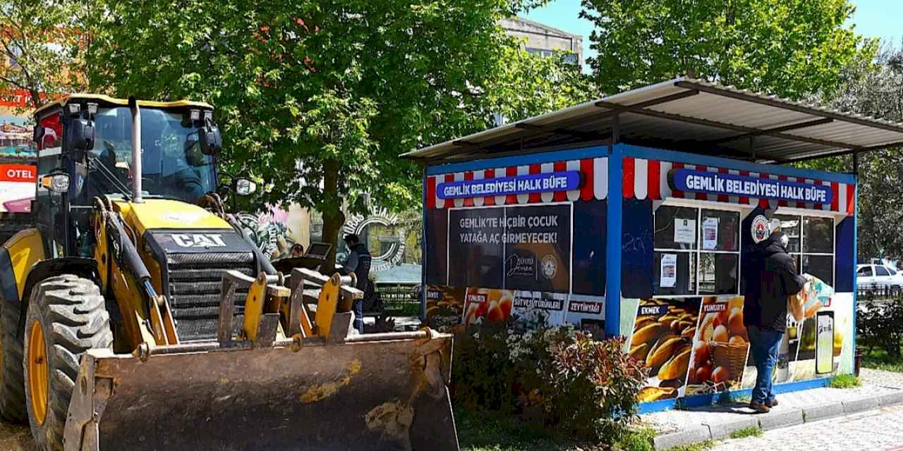 Bursa Gemlik meydanda yaya kaldırımı genişliyor