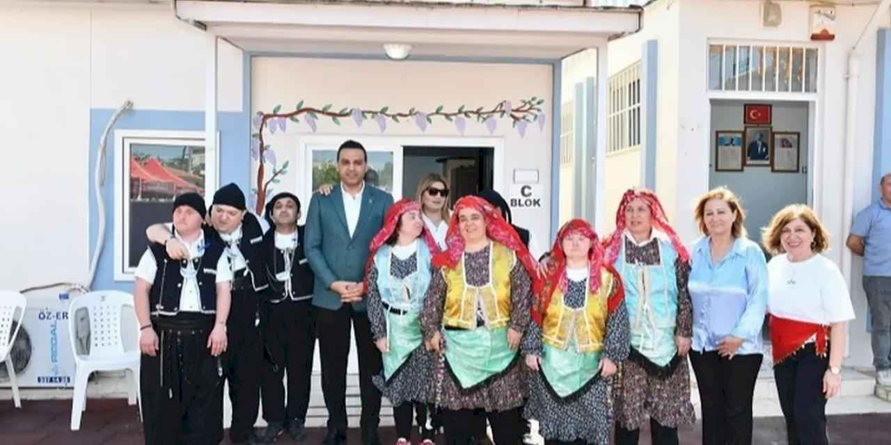 İzmir Çiğli'de Notalar Kalplere Dokundu