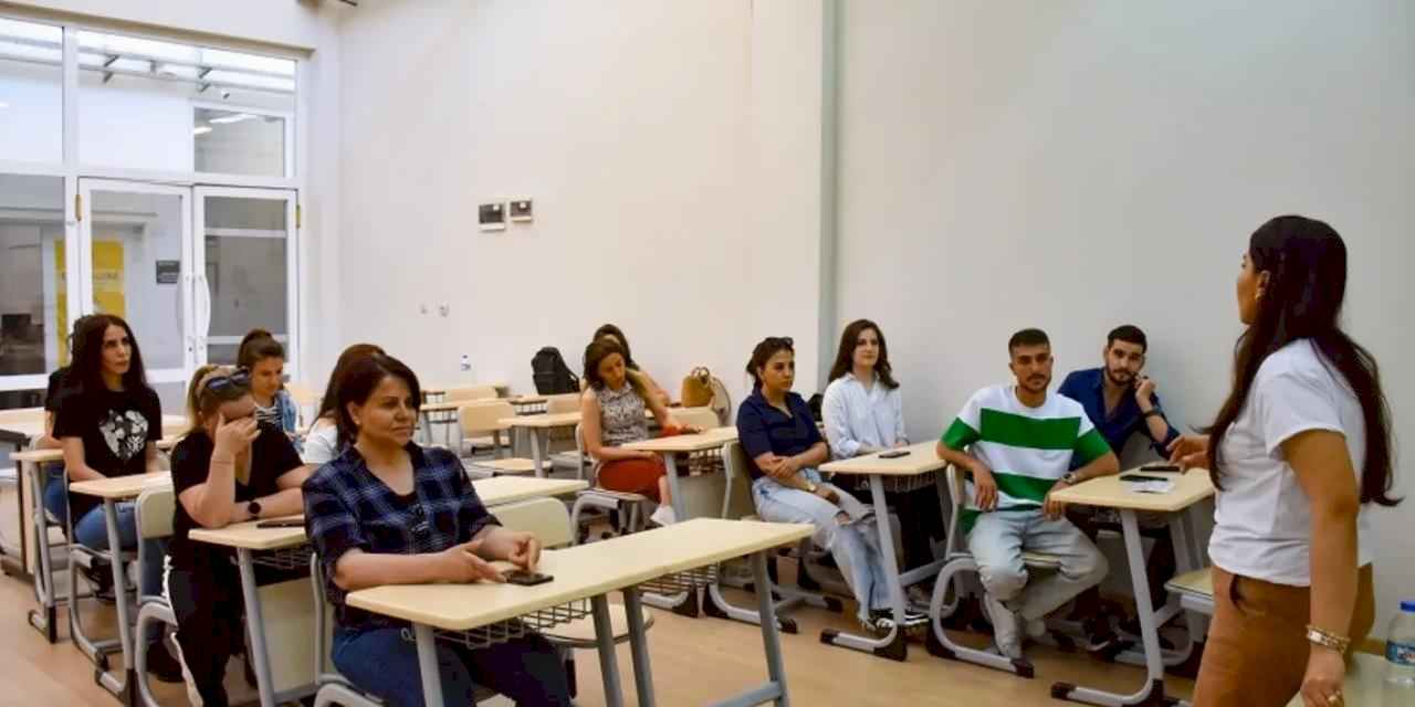 Diyarbakır Büyükşehir'den yurttaşa işaret dili kursu
