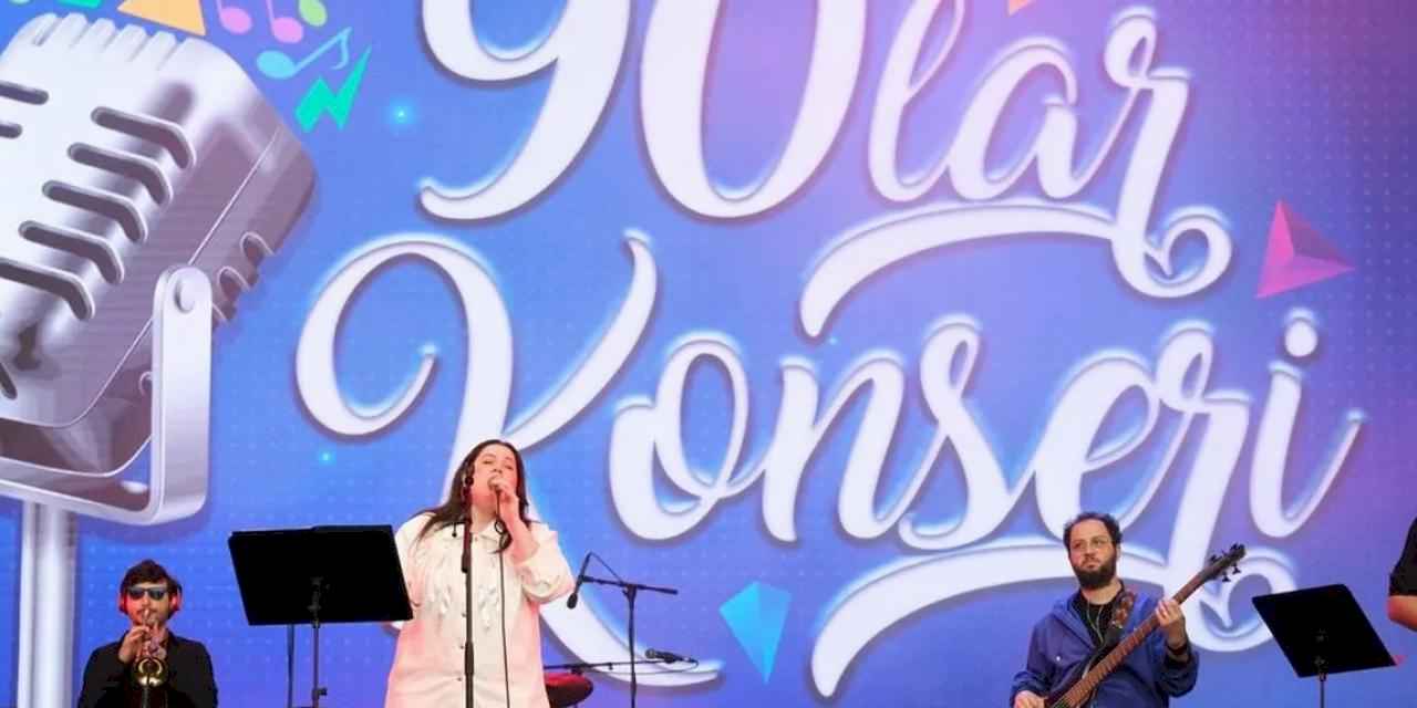 Kocaeli'de 90'lar konseri mest etti