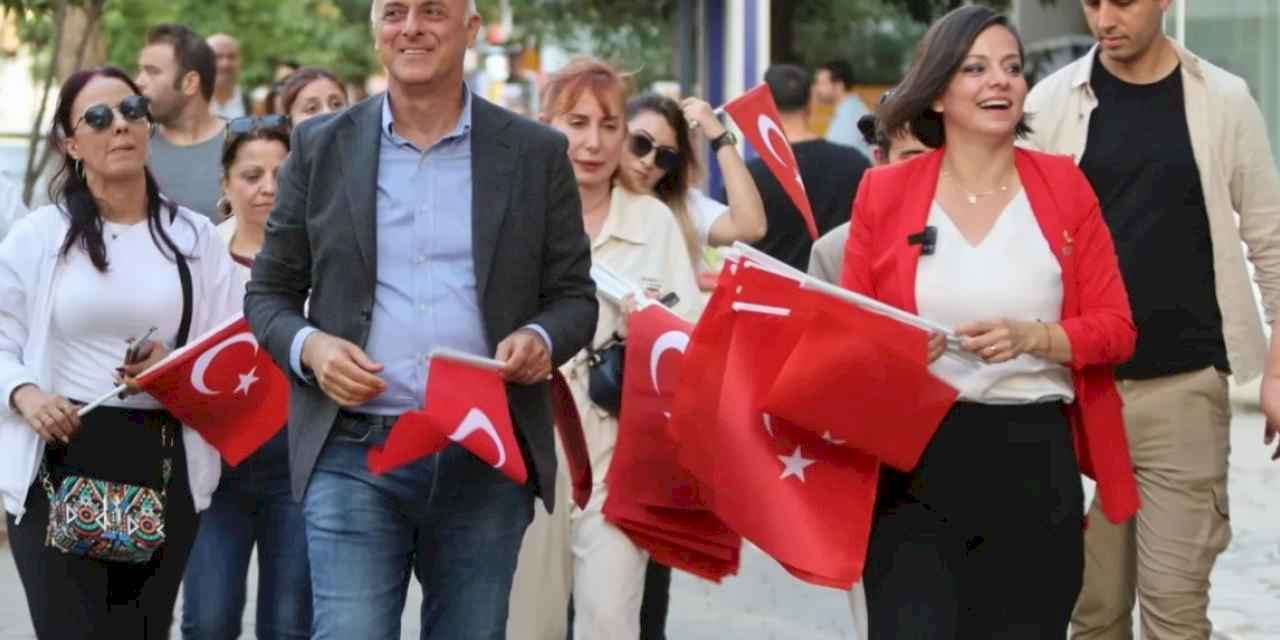Karabağlar’da 19 Mayıs coşkusu yürüyüşle başladı