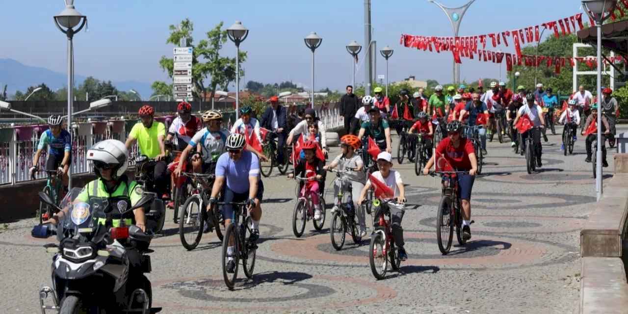 İzmit'te pedallar 19 Mayıs için çevrildi