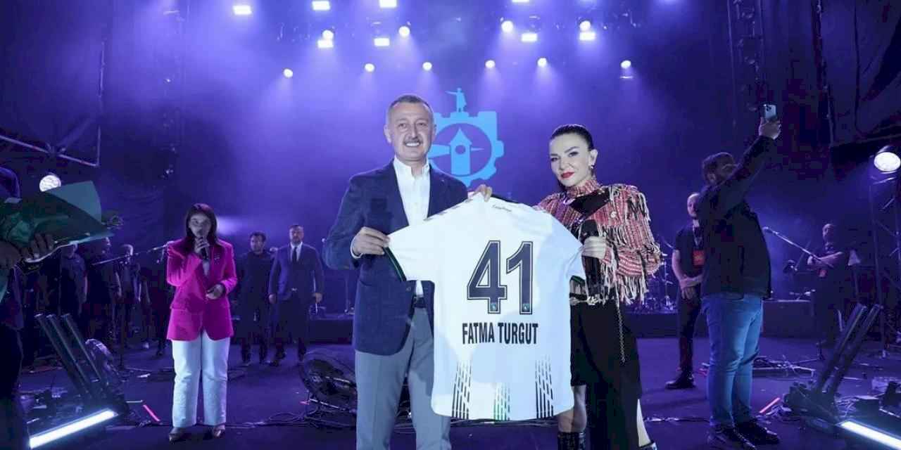 Büyükakın forma verdi, Fatma Turgut kutladı