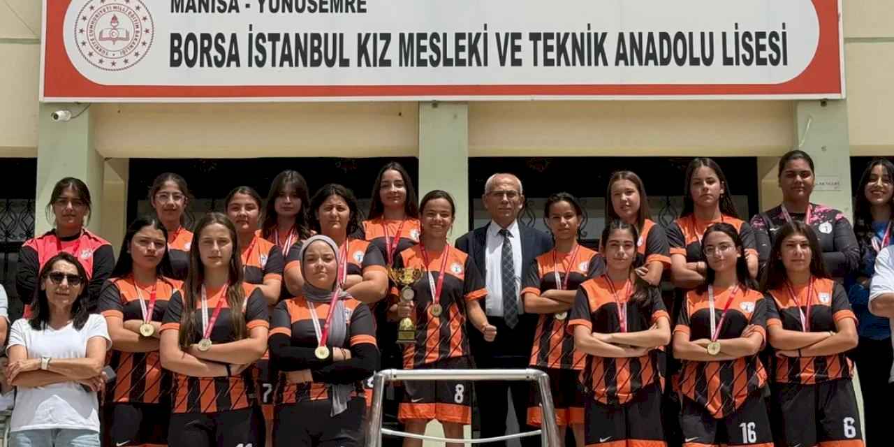 Borsa İstanbul Kız Meslek Lisesi Futsal İl Şampiyonu oldu