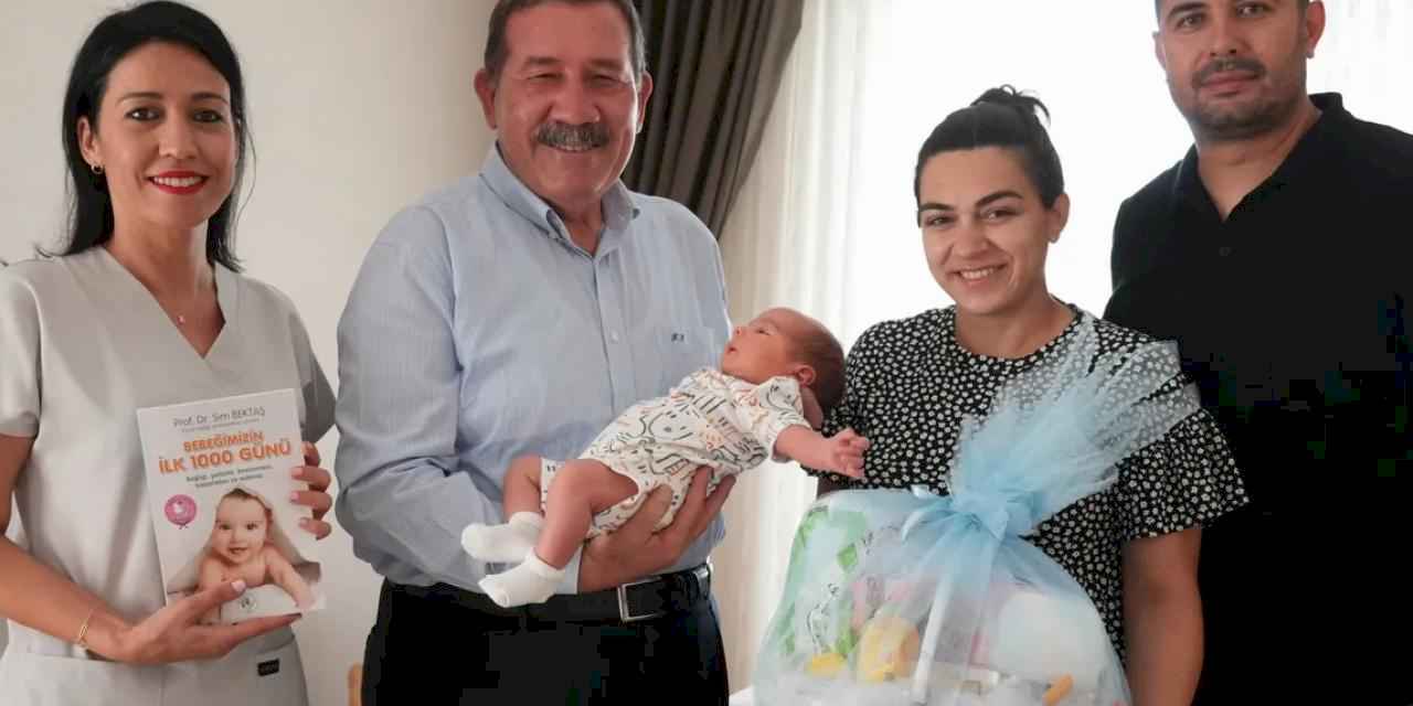 Hoş geldin bebek projesi ile ailenin yeni üyeleri evlerinde ziyaret ediliyor