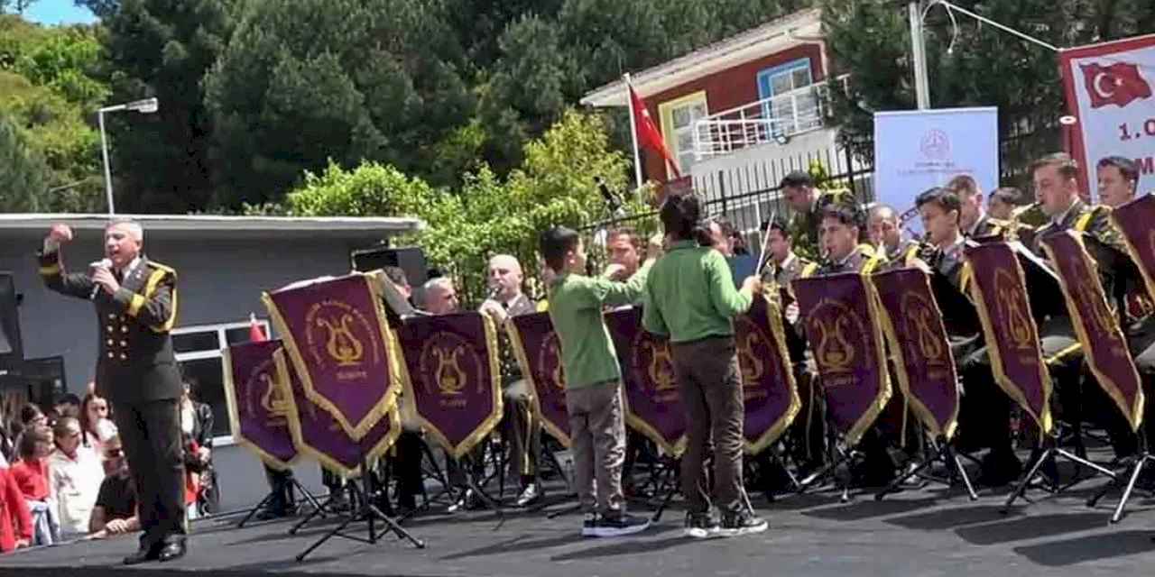 'Enstrümansız Okul Kalmasın' Projesi'nde unutulmaz performans