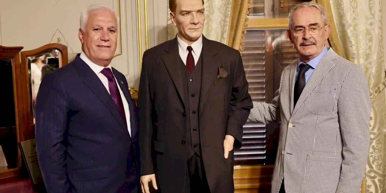 Atatürk’ün balmumu heykeli, Bursa Hünkâr Köşkü’nde