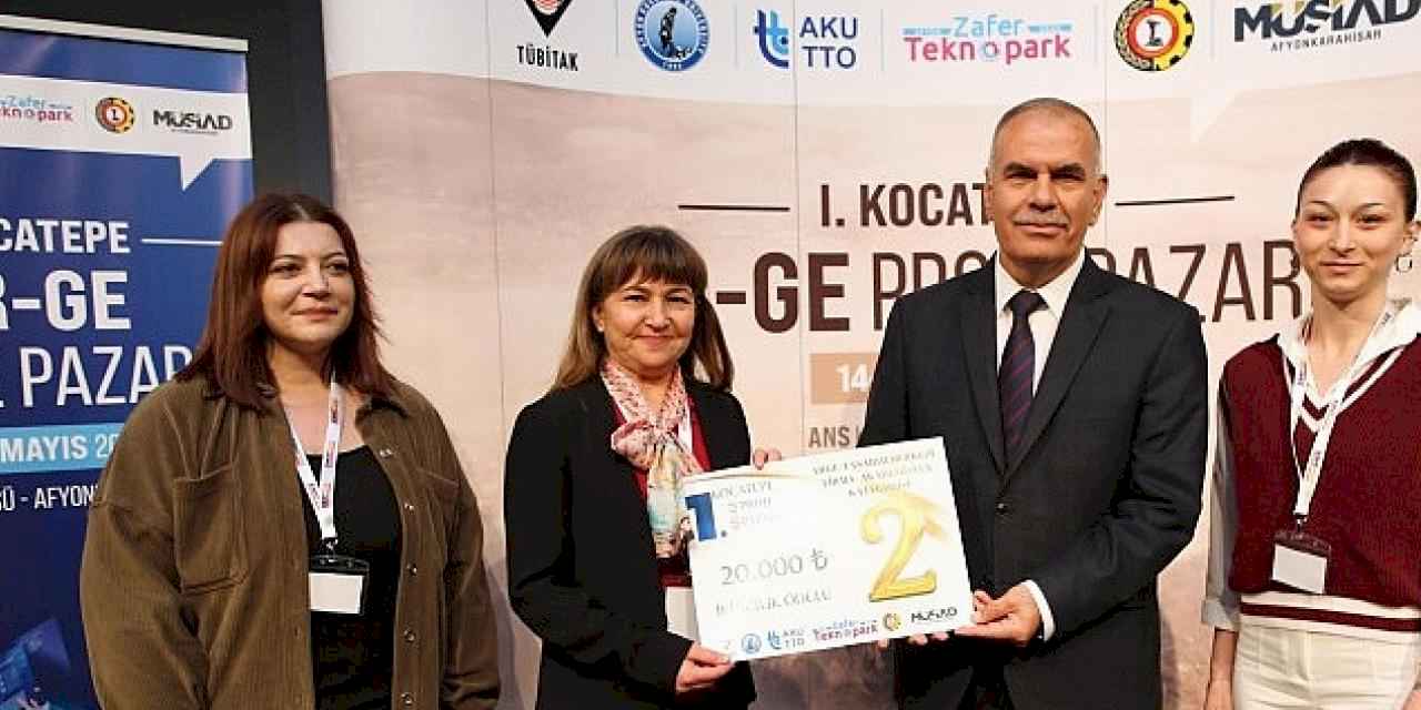 Egeli bilim ekibi 'I. Kocatepe Ar-Ge Proje Pazarı'ndan ödülle döndü