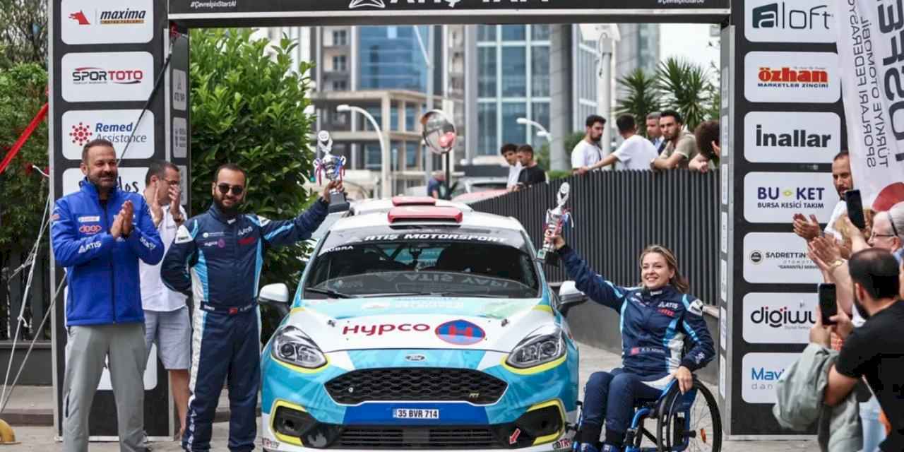 Engelli ralli pilotu Kübra başarıdan başarıya koşuyor