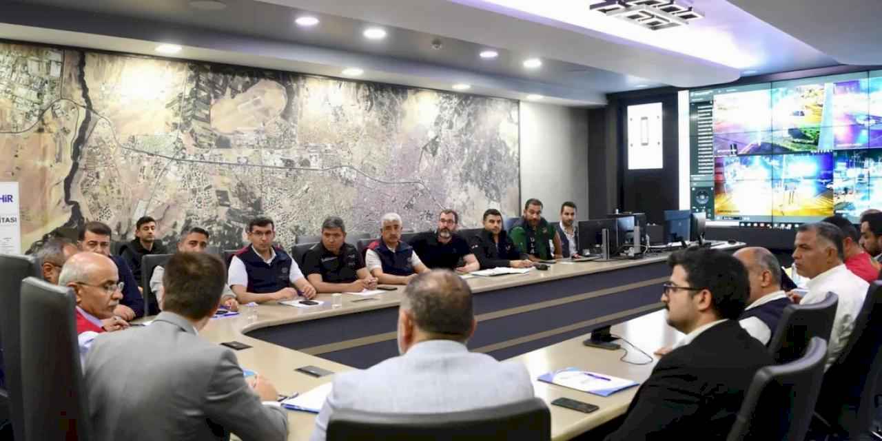 Malatya sağanak yağış sonrası tüm ekipleriyle sahadaydı