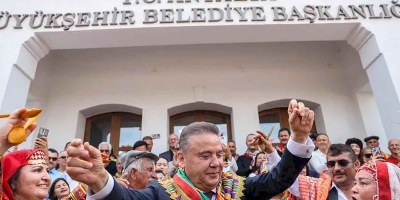 Antalya sokakları Yörük göçüyle şenlendi
