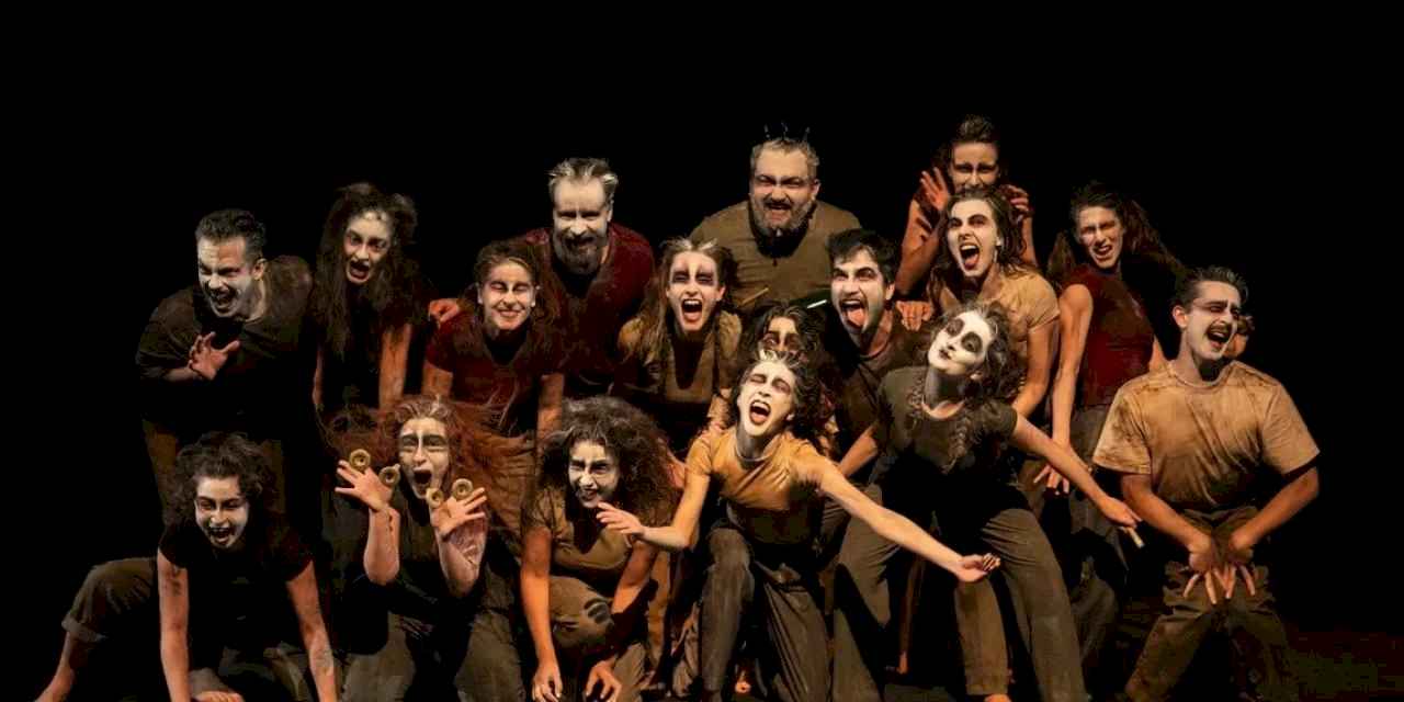 İzmir'de 'Şehirler Yollar Hikayeler' prömiyeri