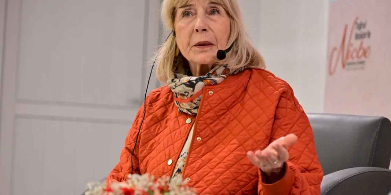 Ayşe Kulin, Manisalılarla buluştu