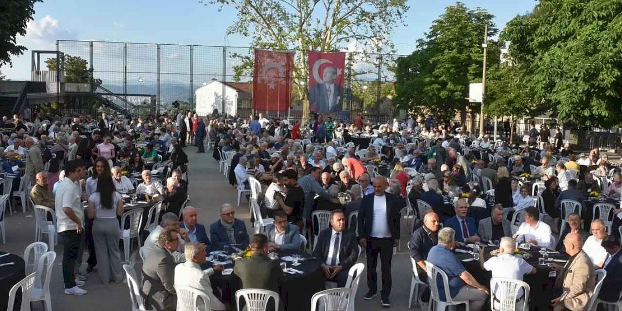 Bursa'da 157 yıllık çınar Tophane MTAL mezunlarını buluşturdu