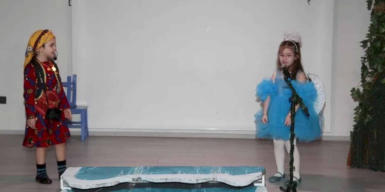 Mudanya'da miniklerden "Deniz Anadolu Diyarında" oyunu