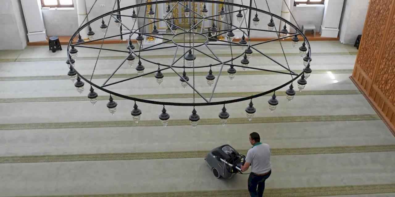 Bursa Osmangazi’deki camiler bayrama hazır