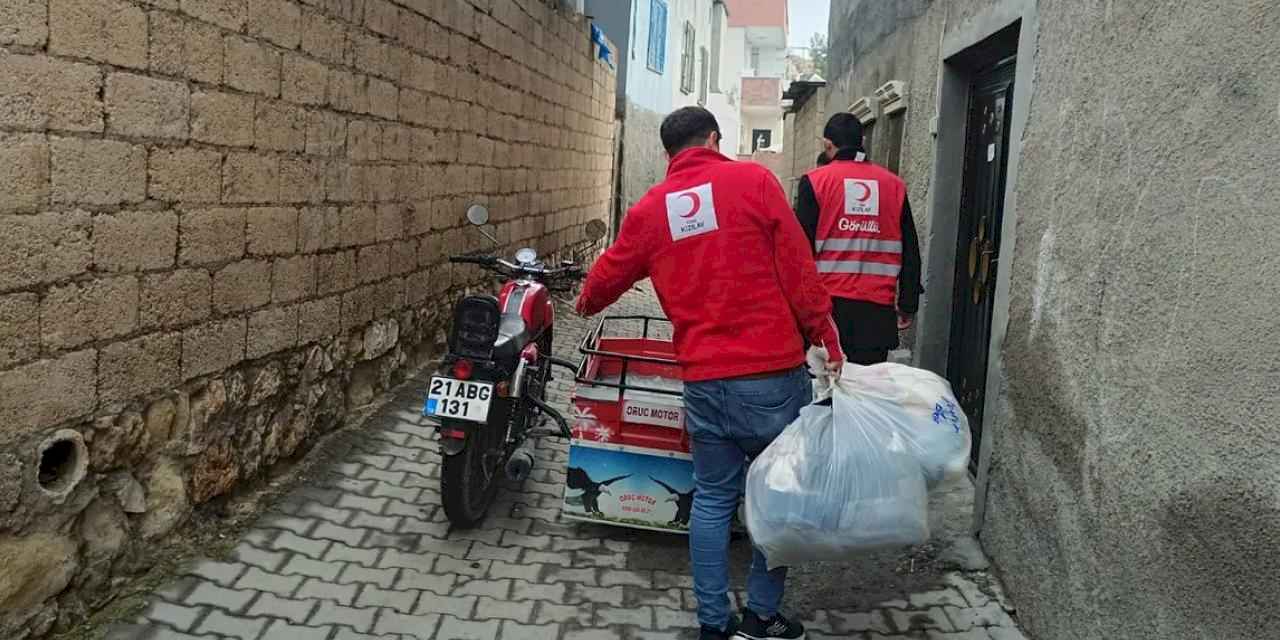 Mardin Kızılay’dan 420 aileye bayramlık hediyesi